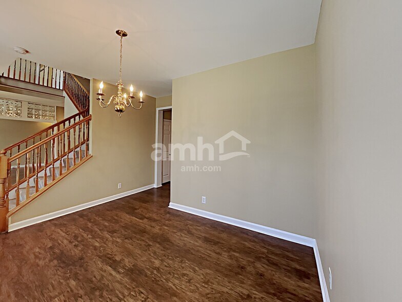 Building Photo - 1602 Solitude Ct