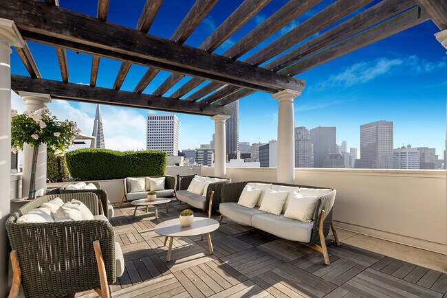 Building Photo - 875 California St