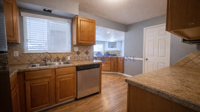 Building Photo - Large Spacious Home in Caldwell!