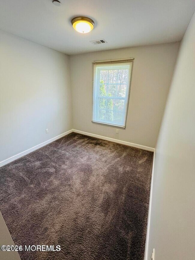 Building Photo - 76 Des Moines Ct