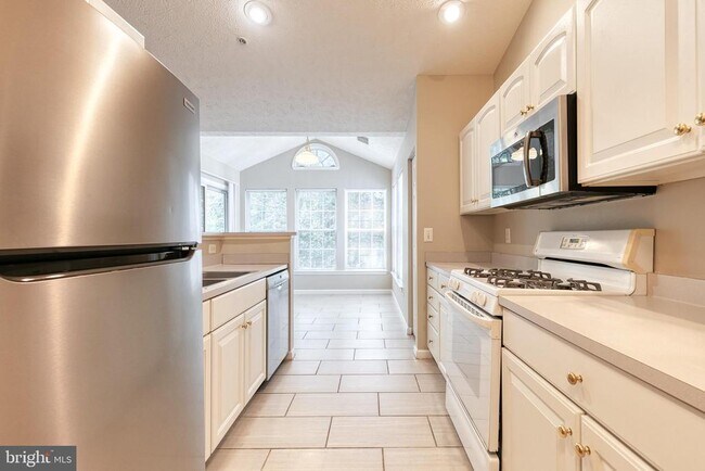 Building Photo - 8704 Natures Trail Ct