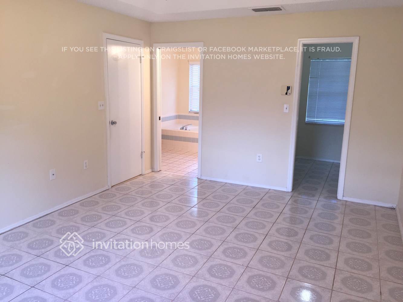 Building Photo - 2401 Bel Air Cir