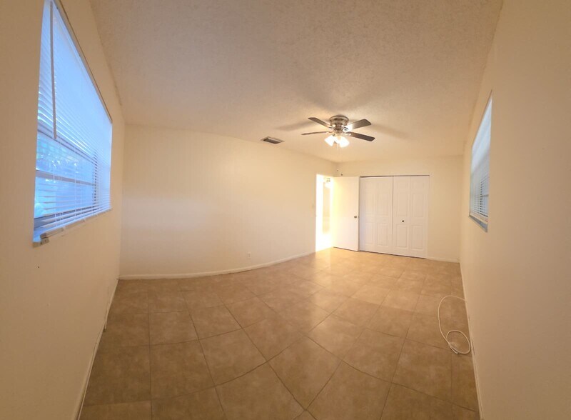 Building Photo - 2526 Taylor St