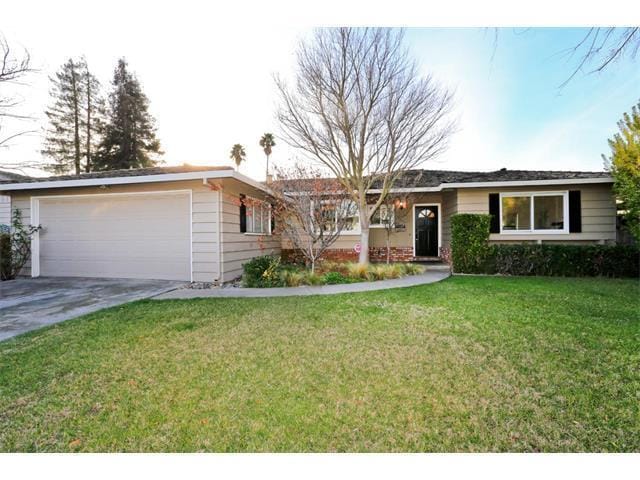 Primary Photo - Beautiful single family home near Westfiel...