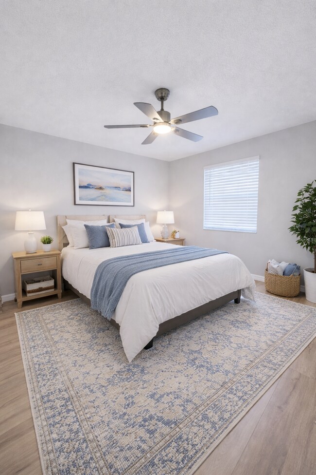 Building Photo - Stunning Remodeled 3BR Duplex in Oviedo with Modern Upgrades