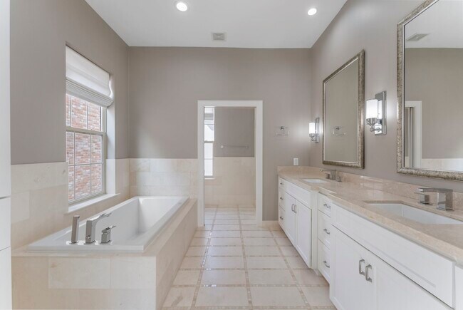 Building Photo - 14 Jetty Point Dr