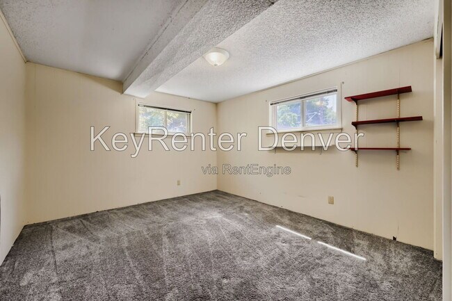 Building Photo - 6313 Pierson St