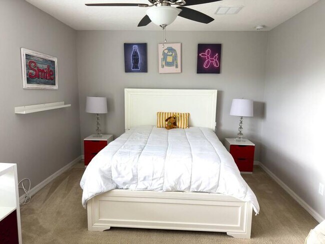 Building Photo - 14823 Golden Sunburst Ave