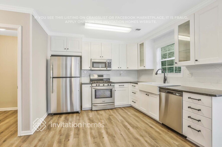 Building Photo - 2645 Abbots Glen Dr NW