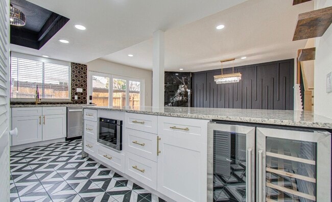 Building Photo - 14231 Misty Meadow Ln