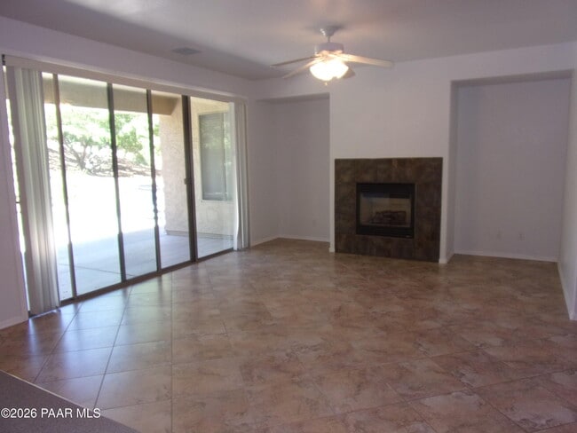 Building Photo - 7239 Barefoot Ln