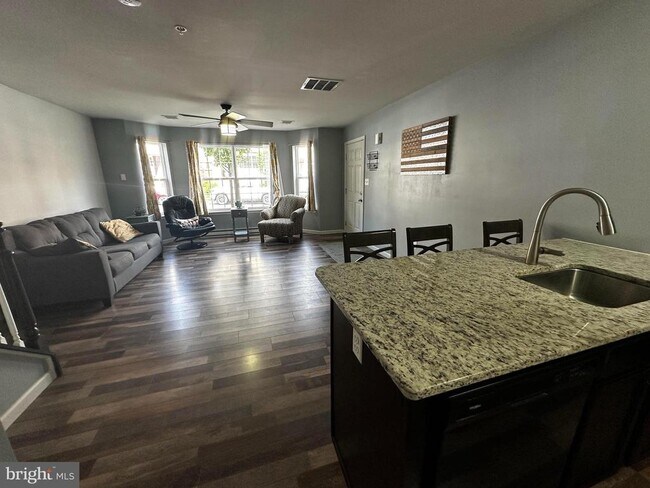 Building Photo - 3073 Goshen Dr