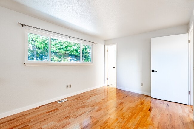 Building Photo - 11331 24th Ave NE