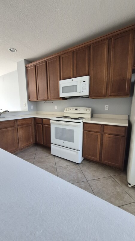 Building Photo - 10450 Manderley Way