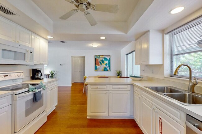 Building Photo - 3314 S Lockwood Ridge Rd