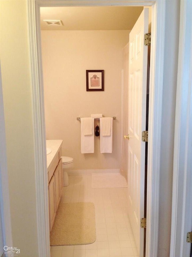 Building Photo - 16534 Glenpointe Dr