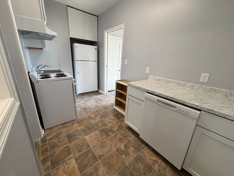 Kitchen - 6045 Old Washington Rd