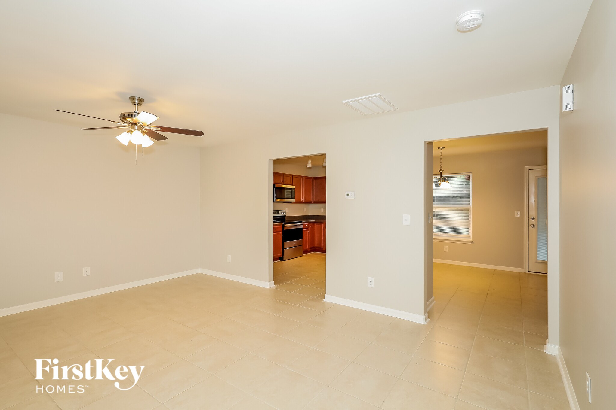 Building Photo - 913 Bolivia Dr