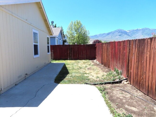 Building Photo - 9535 Autumn Leaf Way