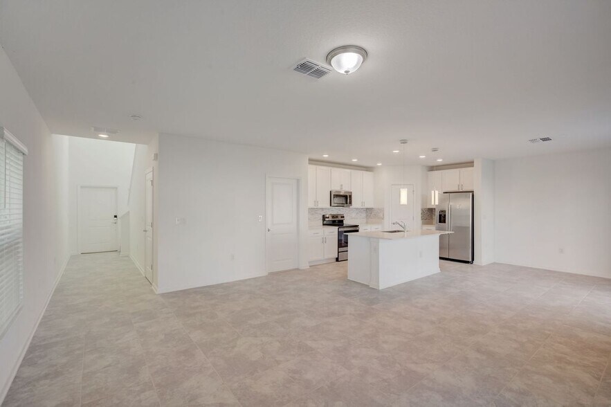 Building Photo - 633 Trotters Dr