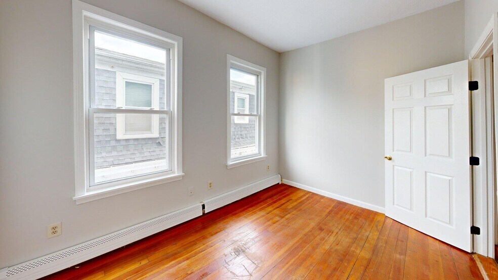 Building Photo - 165 Hichborn St
