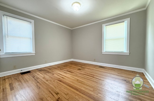 Building Photo - 121A White Oak Dr