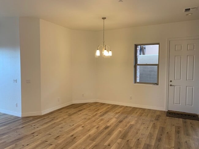 Building Photo - Park Place Condo