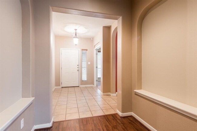 Building Photo - 913 Brighton Pl