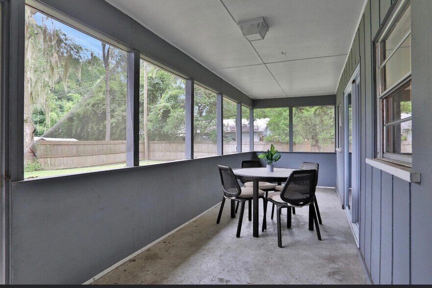 Building Photo - 108 Dellwood Ave