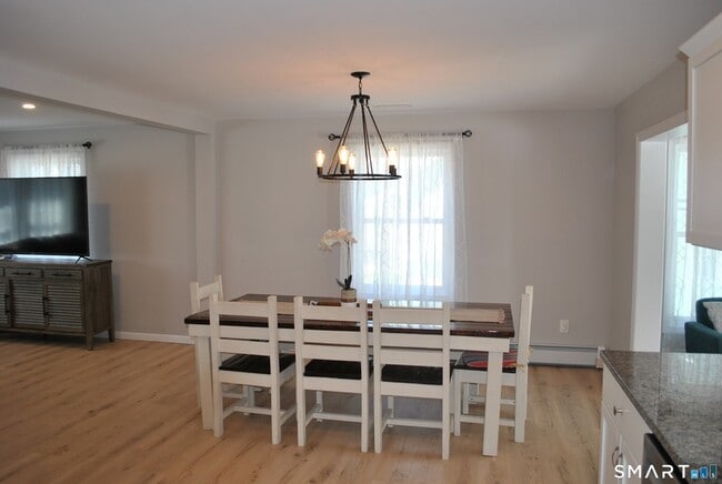 Building Photo - 3 Bostwick Pl