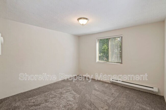 Building Photo - 2110 Brittany Ln