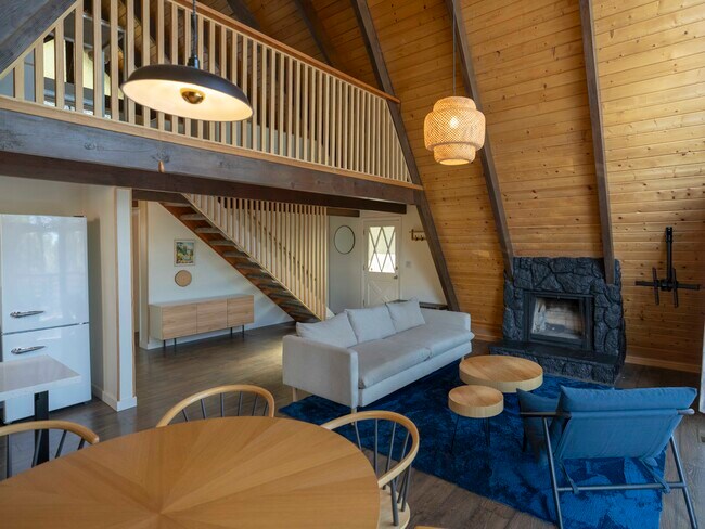 Building Photo - 32355 Nordic Dr