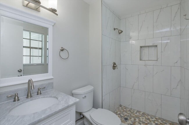 Building Photo - Chic 3-Bed Remodel with Pool in Elite School Zone