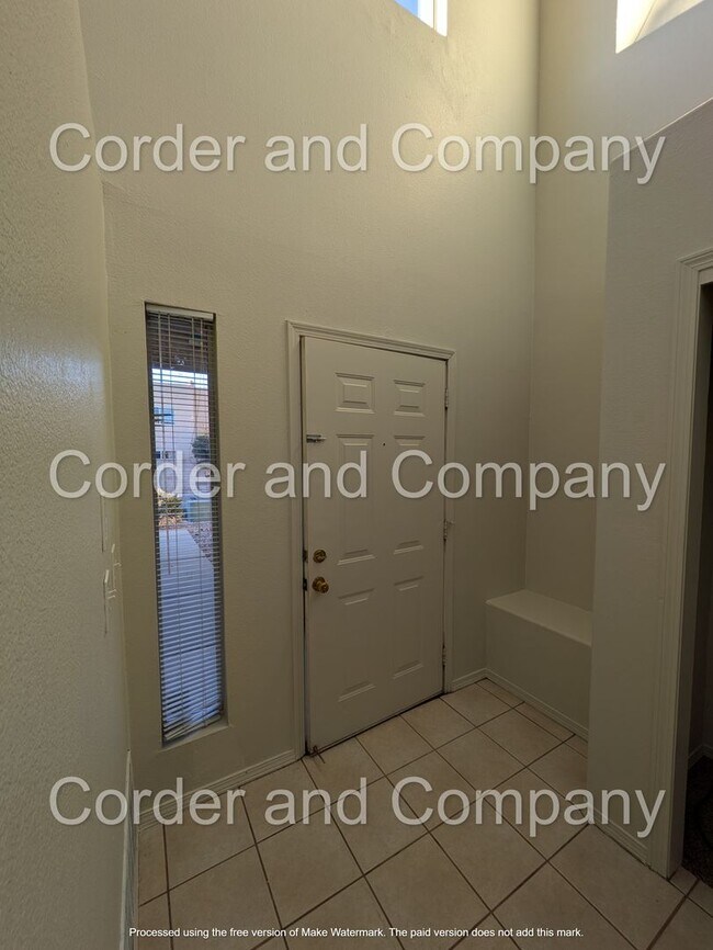 Building Photo - Beautiful & Cozy 3 Bedroom 2.5 Bathroom 1,760 Sq.Ft 2 Story Townhome