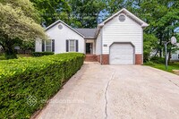 Building Photo - 2704 Kempsford Pl