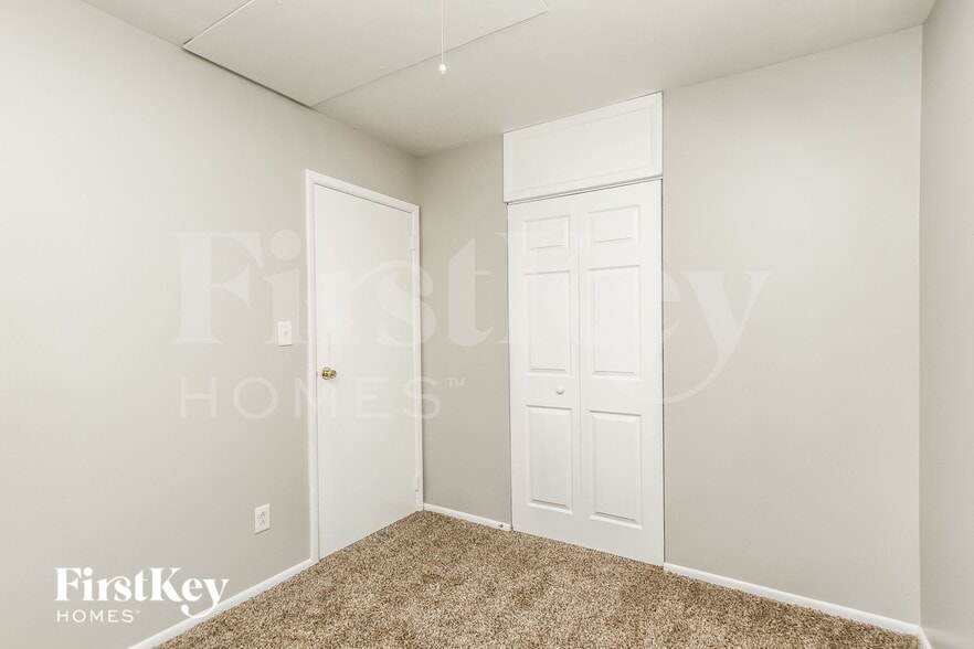 Building Photo - 1541 Younce St