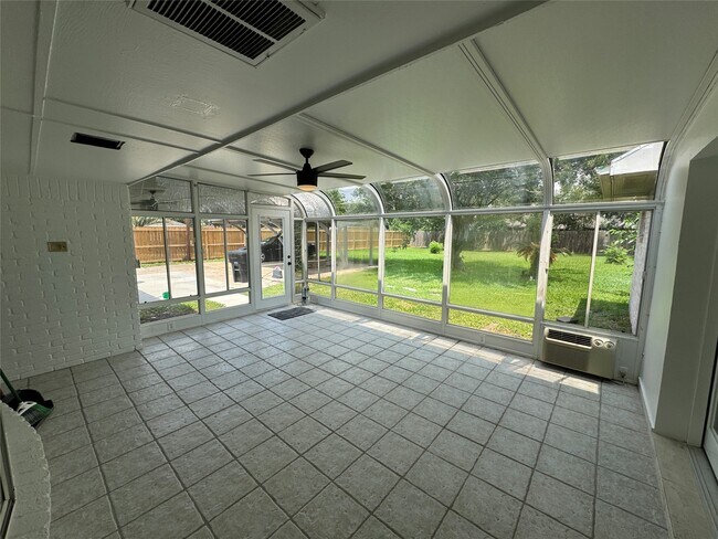 Building Photo - 7910 Sands Point Dr