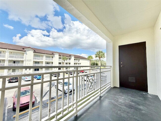 Building Photo - 8851 NW 112th Ave