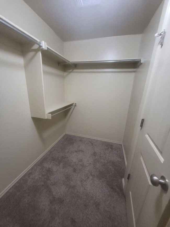 Building Photo - Welcome Home!!