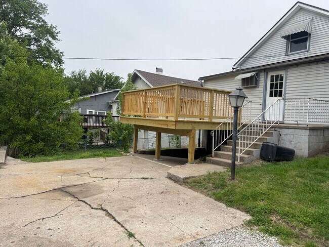 Building Photo - 1616 S 25th St