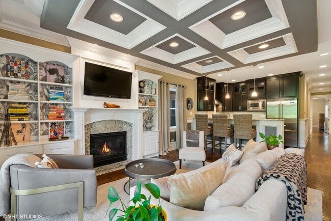 Building Photo - 1022 W Diversey Pkwy