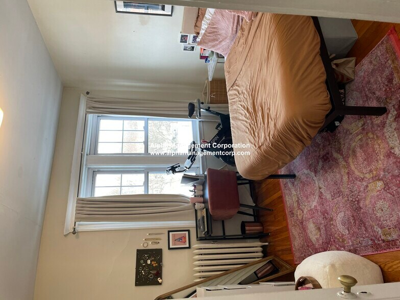 Primary Photo - 726 Washington St