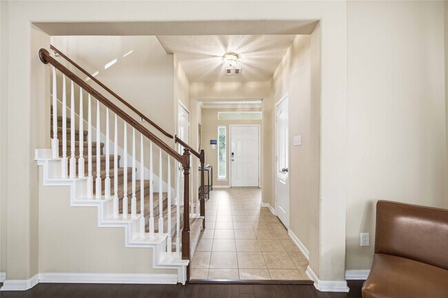 Building Photo - 10634 Kentington Oak Dr