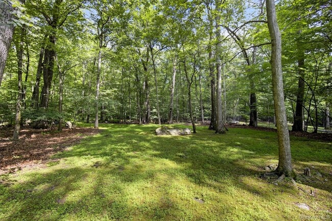 Building Photo - 92 Brook Hollow Dr
