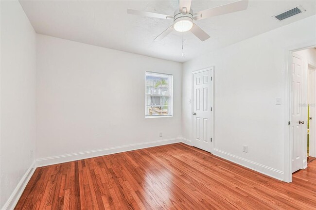 Building Photo - 275 Mateo Way NE