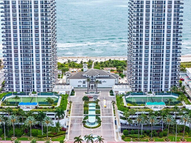 Building Photo - 4779 Collins Ave