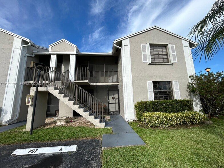 Building Photo - 1197 Washington Cir