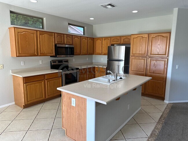 Building Photo - 121 W Birchwood Pl