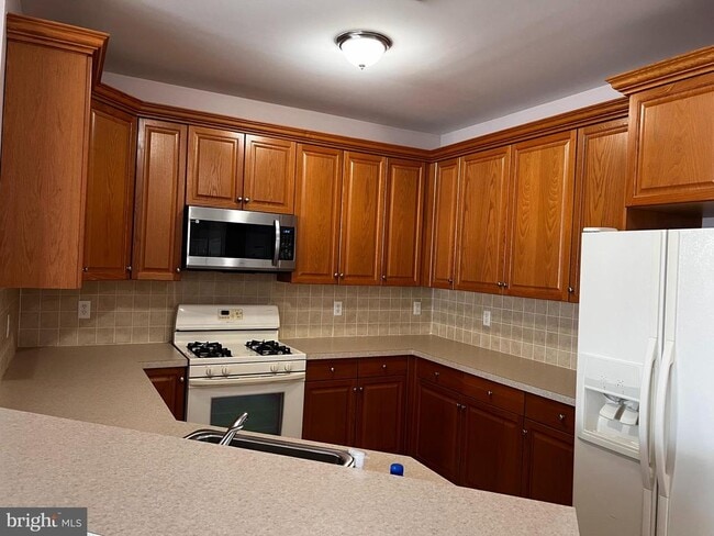 Building Photo - 245 Masterson Ct