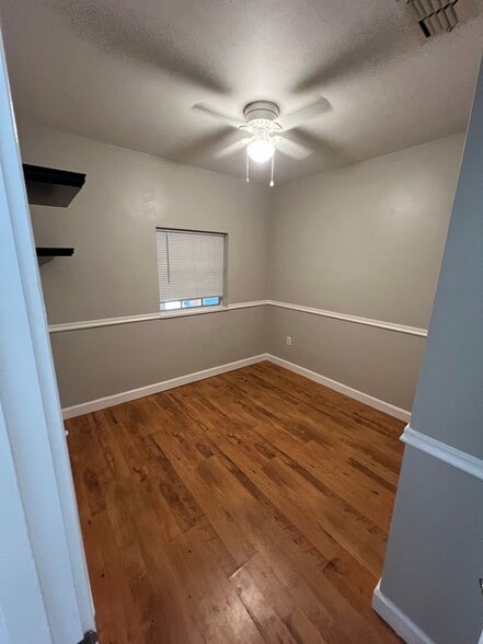 Building Photo - 2540 Elyria Ave